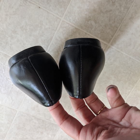 Tory Burch Pointy Black Flats, 9 - Picture 3 of 4